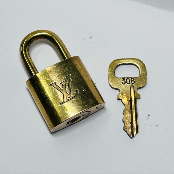 Louis Vuitton Gold Lock and Key Set 308 - Picture 1 of 6